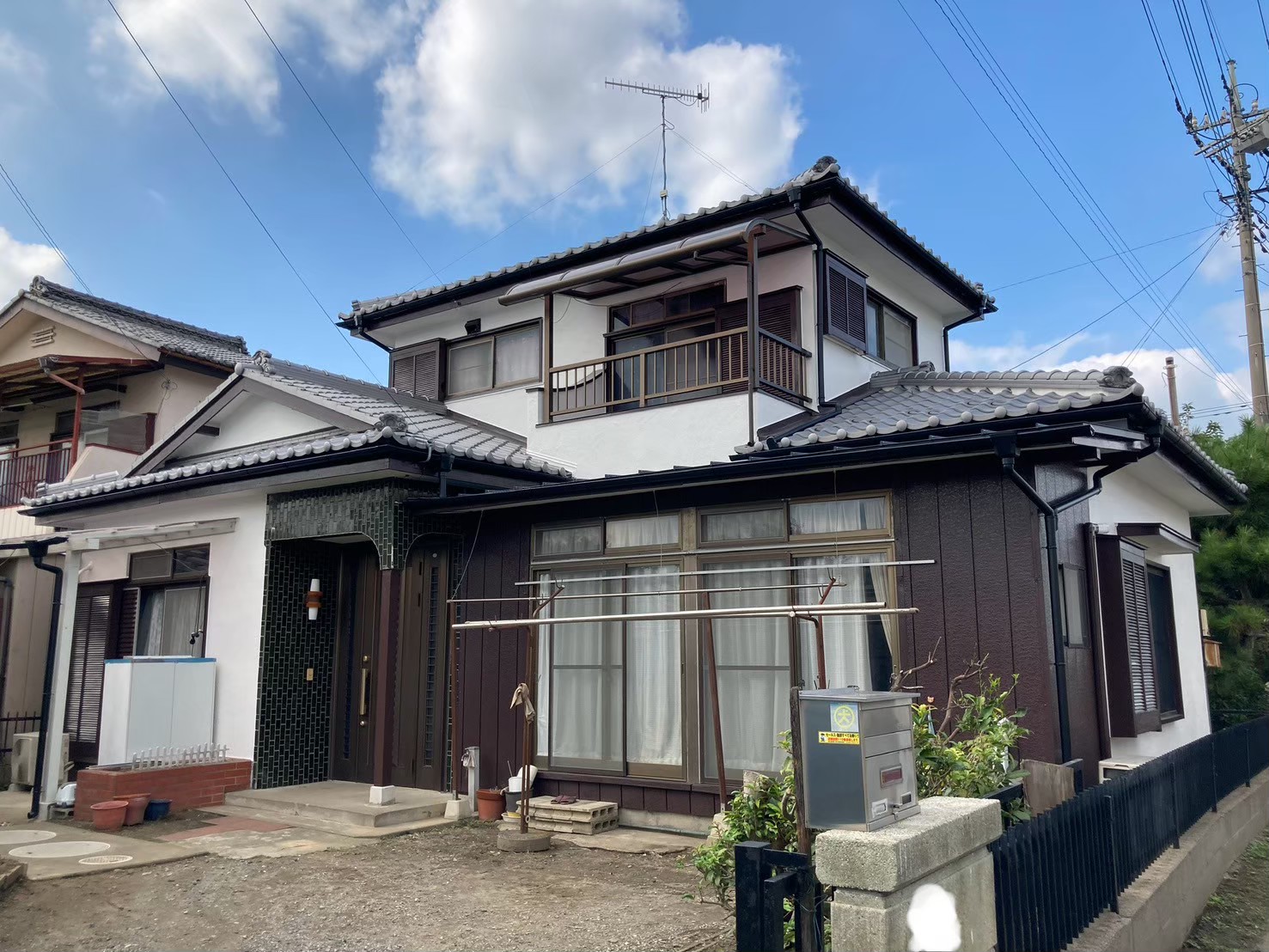 深谷市の築45年住宅の雨漏りを解決｜屋根葺き替え工事と外装工事の施工事例